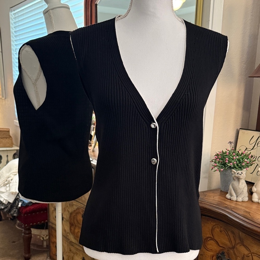 H&M Black Sleeveless Cardigan with White Piping Button Front NWT